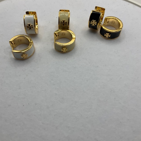 Tory Burch KIRA ENAMEL HOOP EARRING - Picture 9 of 9